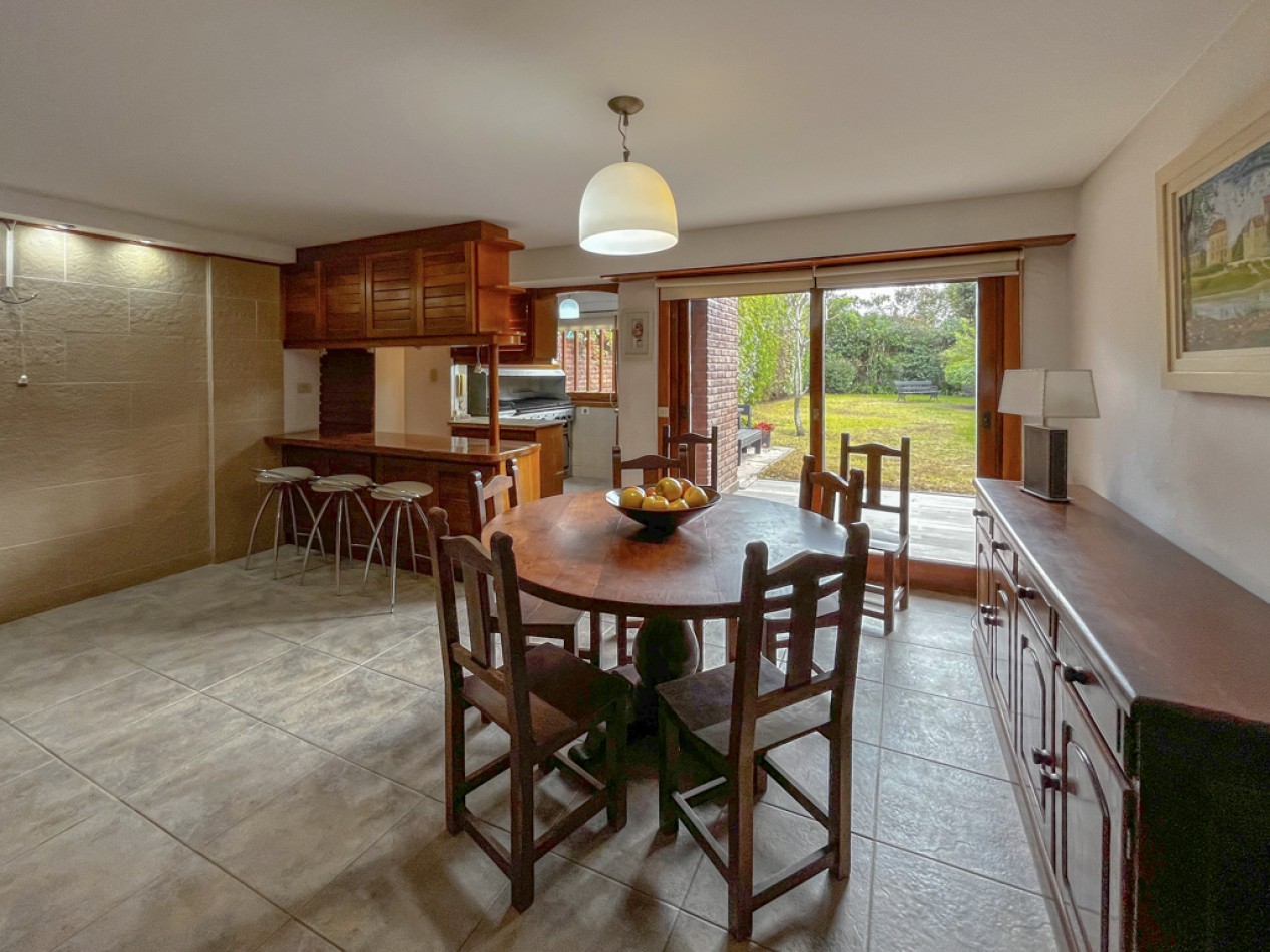 VENTA CASA 4 AMBIENTES BARRIO STELLA MARIS GRAN PARQUE A CUADRAS DEL MAR