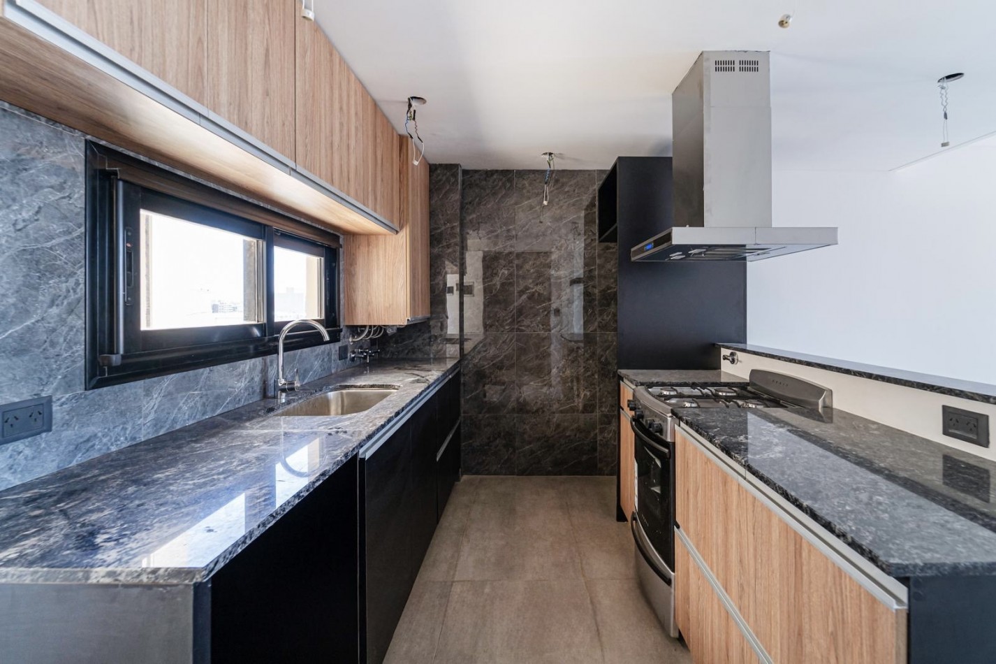 DEPARTAMENTO SEMIPISO 2 AMBIENTES CON BAULERA Y COCHERA  A ESTRENAR