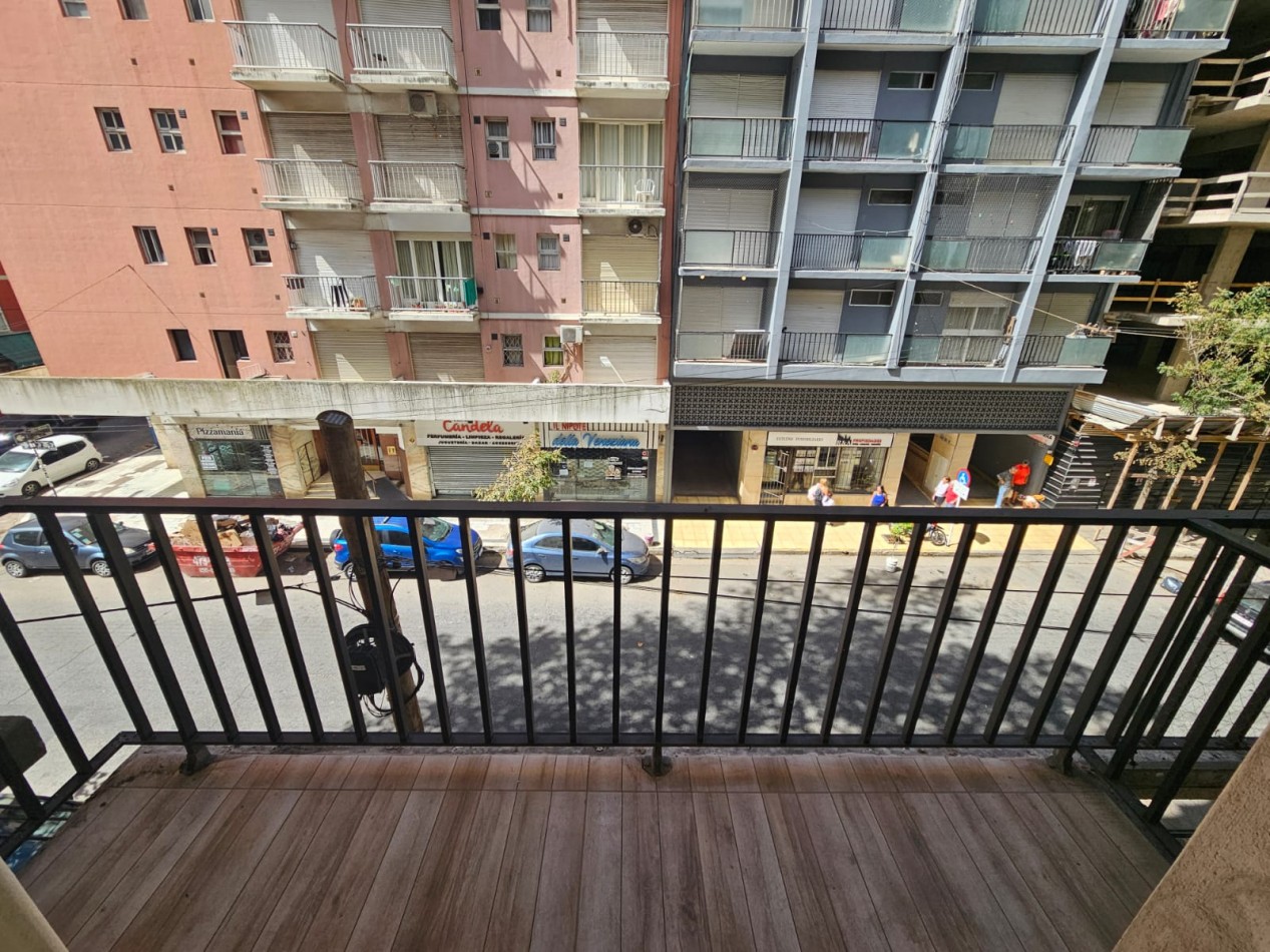 VENTA DEPARTAMENTO 2 AMBIENTES RECICLADO INVERTIDO CON BALCON A LA CALLE ZONA ALDREY