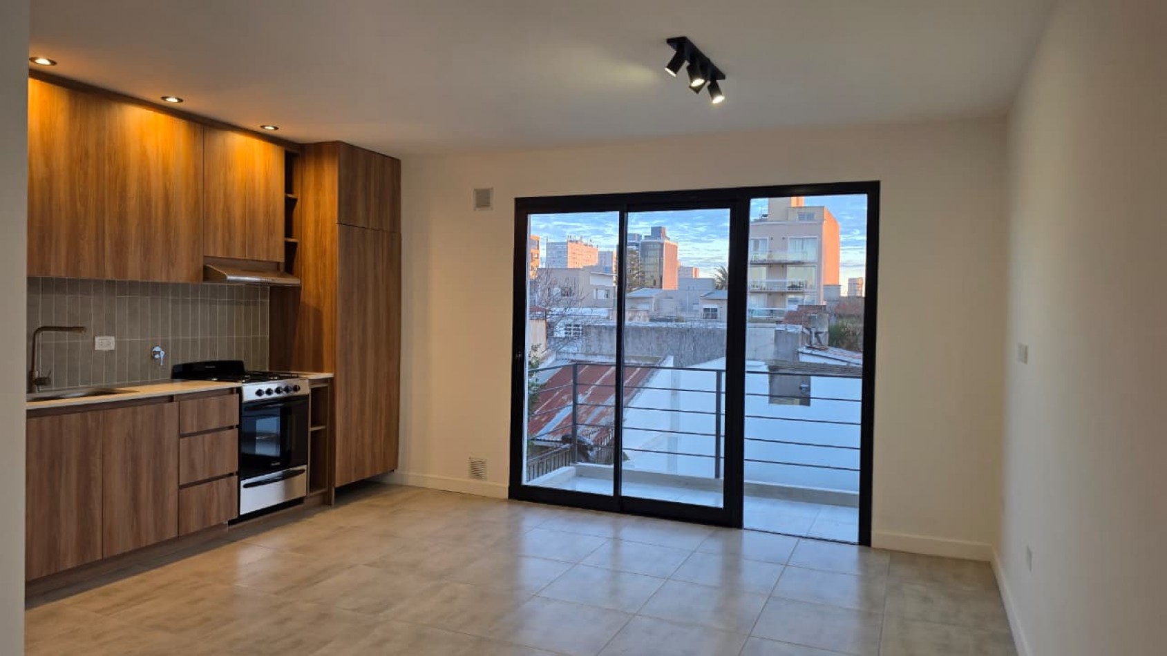 Venta departamento 2 ambientes a estrenar con balcon barrio San Jose