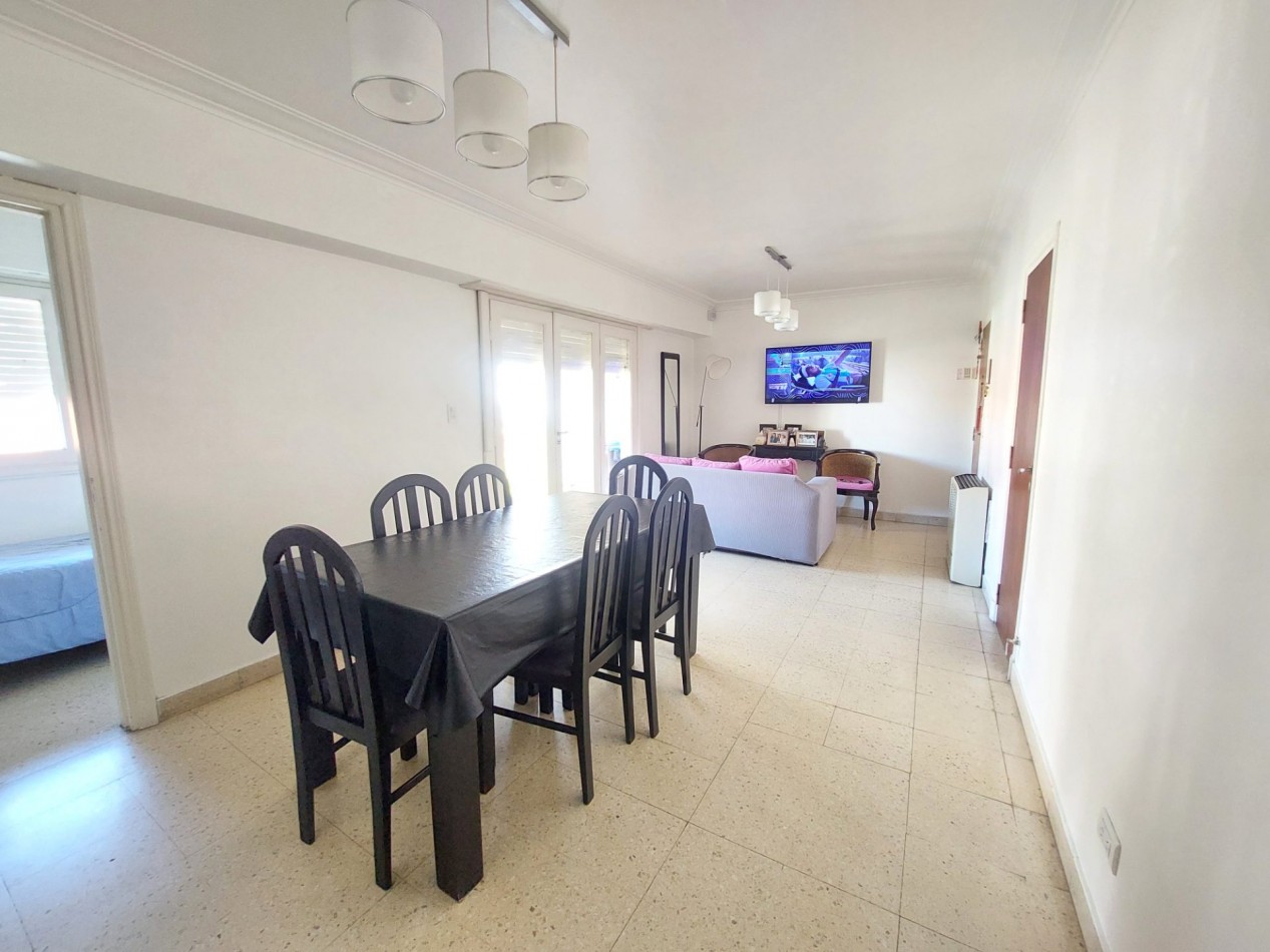 PH 3 dormitorios con balcon y cochera.