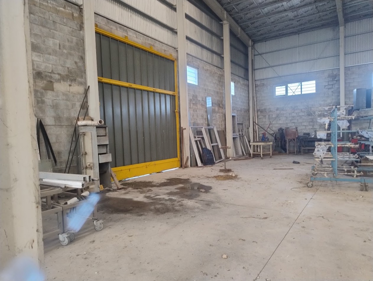 ALQUILER GALPON TIPO NAVE DE 875 METROS CUBIERTOS 