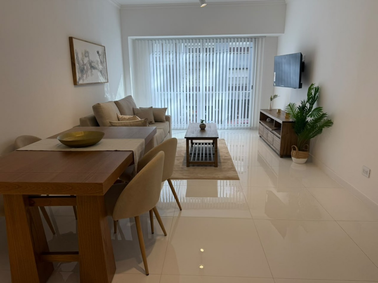 DEPARTAMENTO 3 AMB A LA CALLE CON BALCON RECICLADO  2 BAÑOS CENTRO