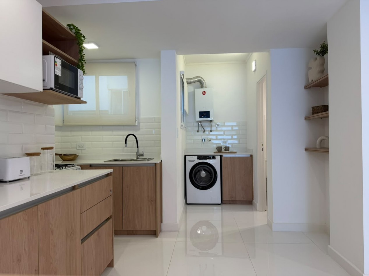 DEPARTAMENTO 3 AMB A LA CALLE CON BALCON RECICLADO  2 BAÑOS CENTRO