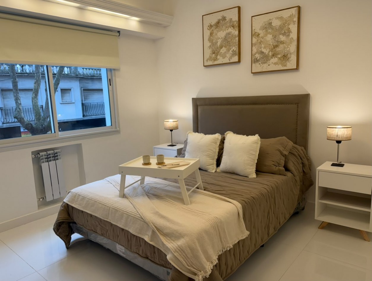 DEPARTAMENTO 3 AMB A LA CALLE CON BALCON RECICLADO  2 BAÑOS CENTRO