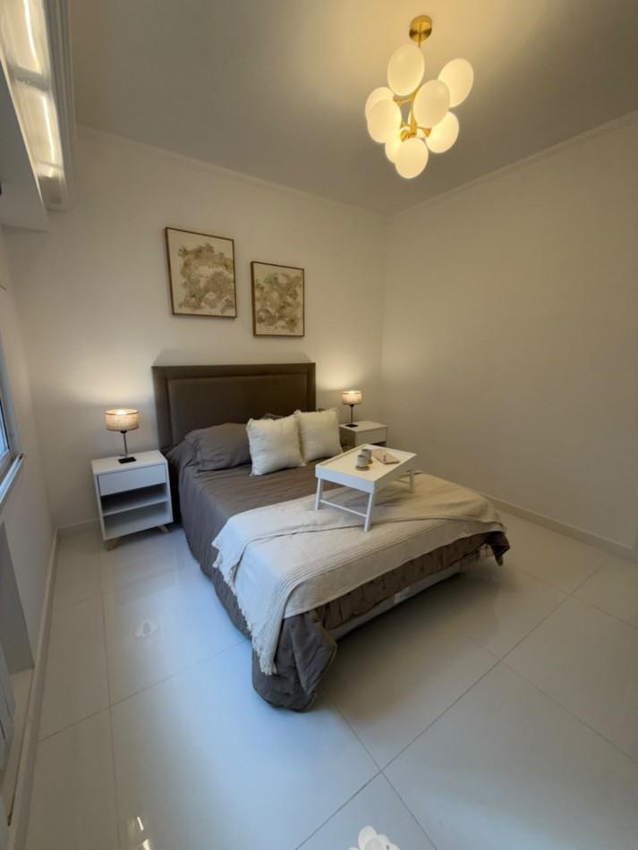 DEPARTAMENTO 3 AMB A LA CALLE CON BALCON RECICLADO  2 BAÑOS CENTRO