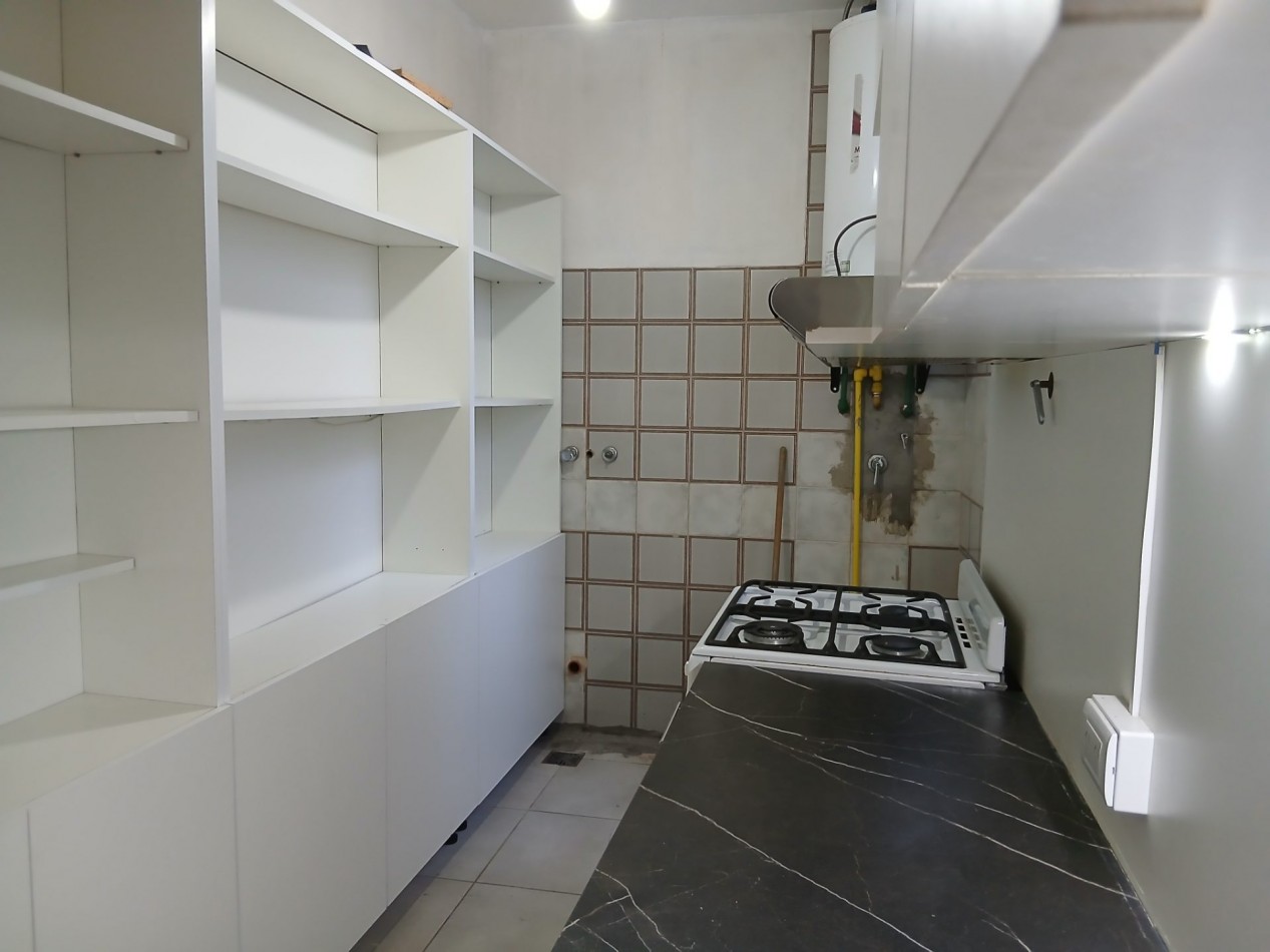 Venta departamento dos ambientes balcon al frente. Zona Aldrey.