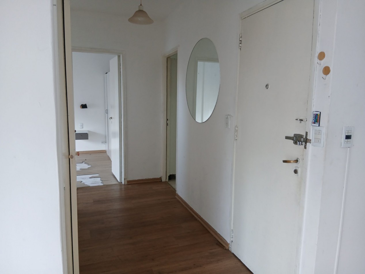 Venta departamento dos ambientes balcon al frente. Zona Aldrey.
