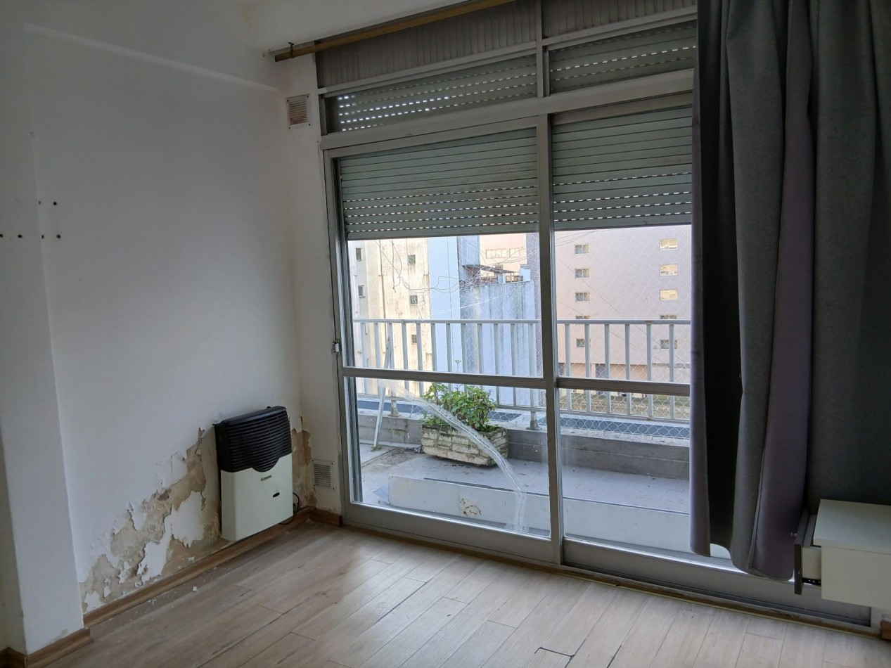 Venta departamento dos ambientes balcon al frente. Zona Aldrey.