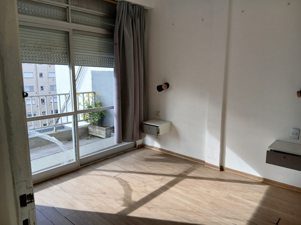 Venta departamento dos ambientes balcon al frente. Zona Aldrey.