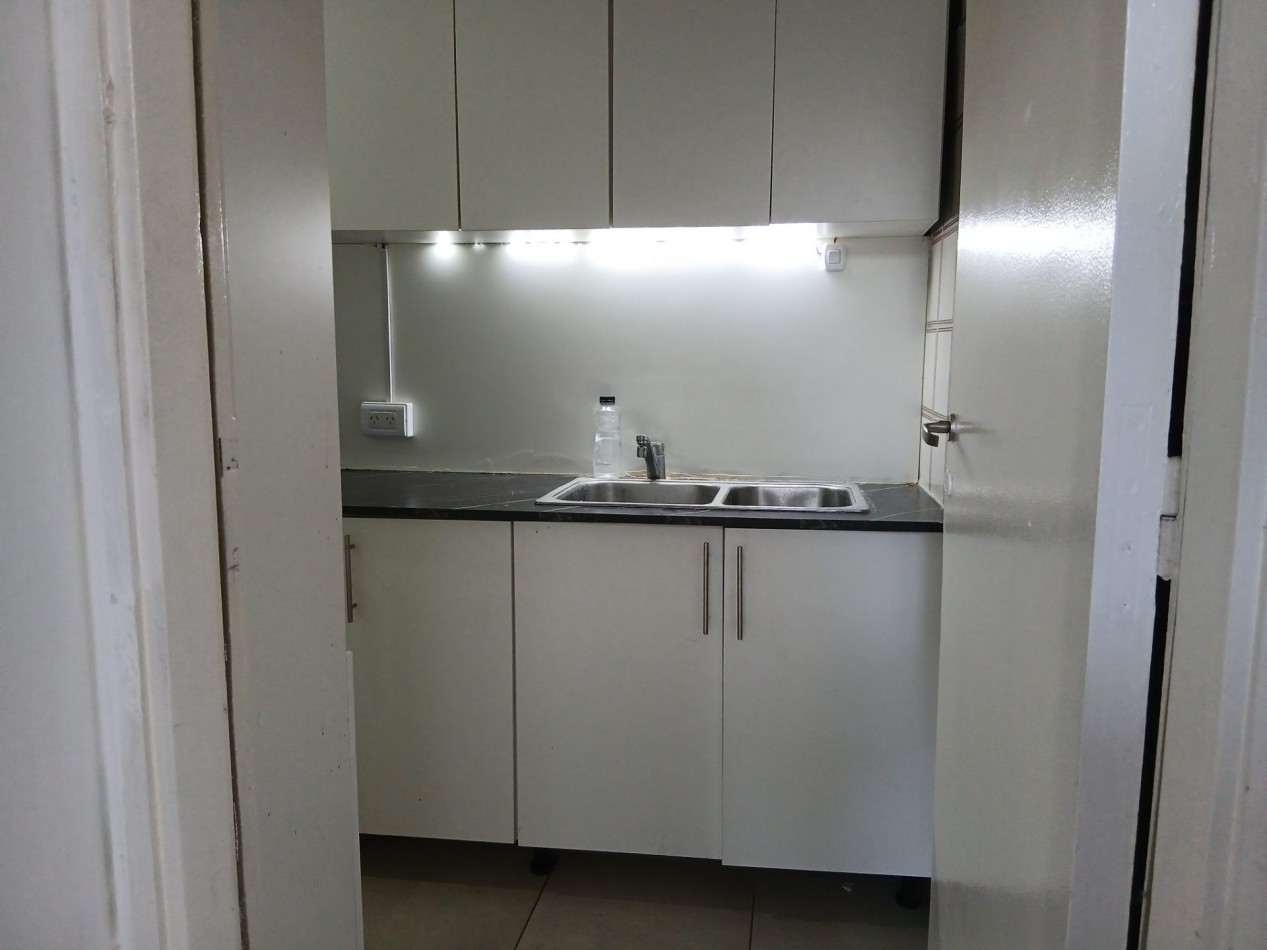 Venta departamento dos ambientes balcon al frente. Zona Aldrey.