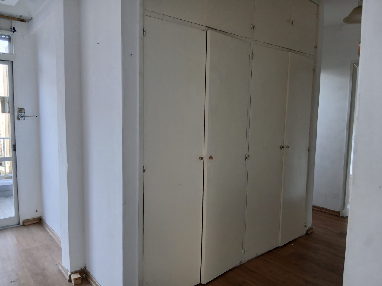 Venta departamento dos ambientes balcon al frente. Zona Aldrey.
