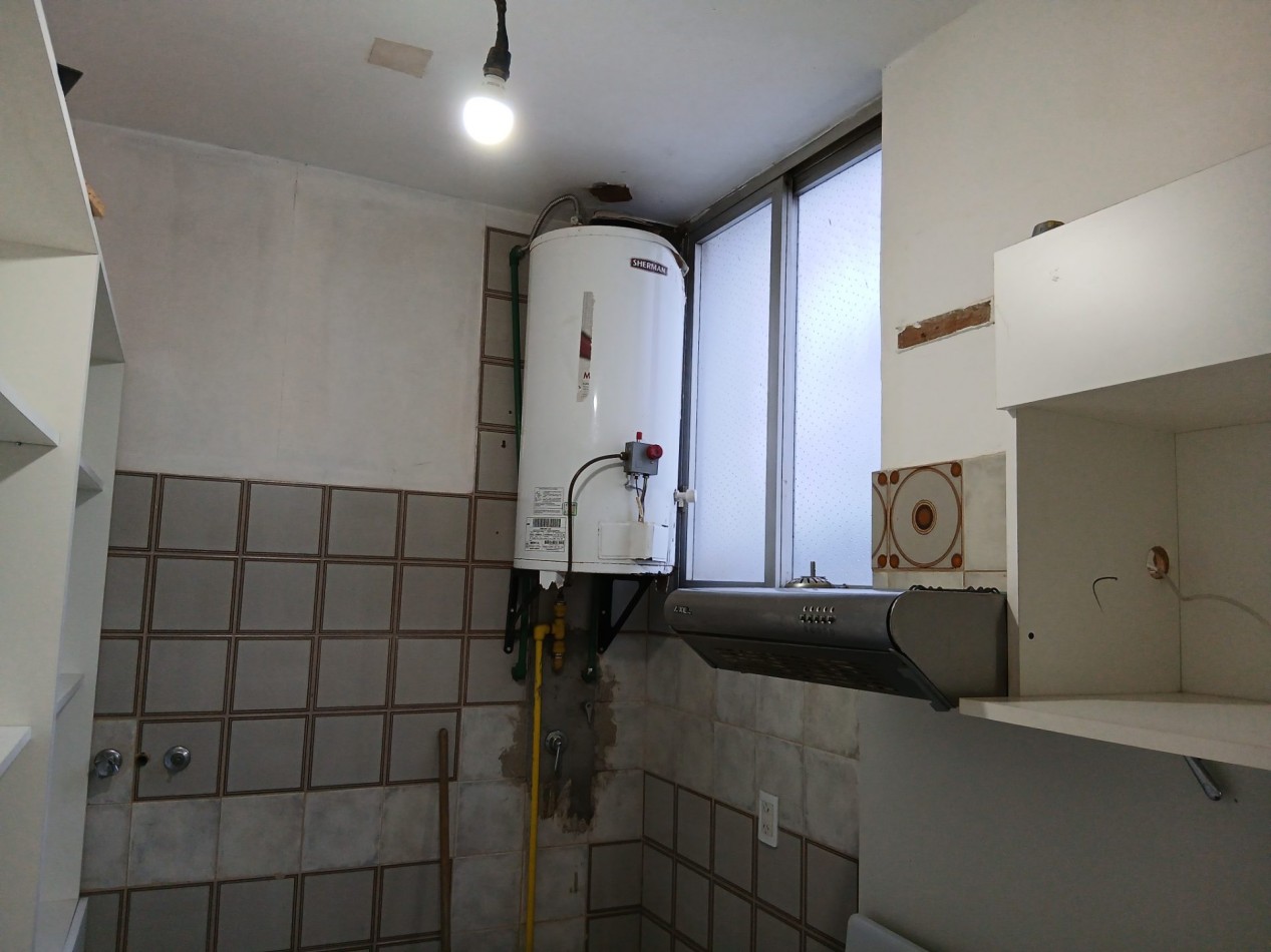 Venta departamento dos ambientes balcon al frente. Zona Aldrey.