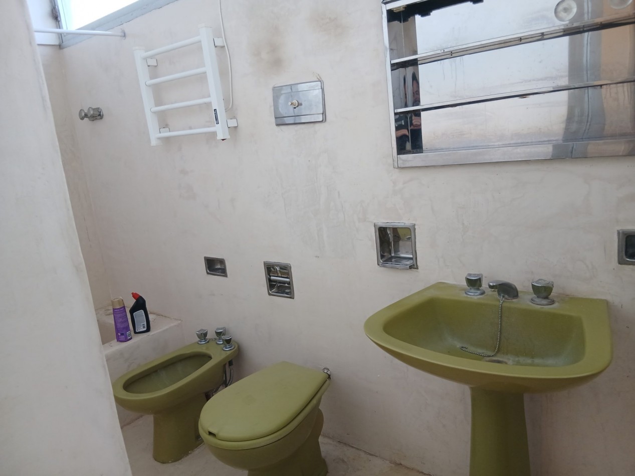 Venta departamento dos ambientes balcon al frente. Zona Aldrey.