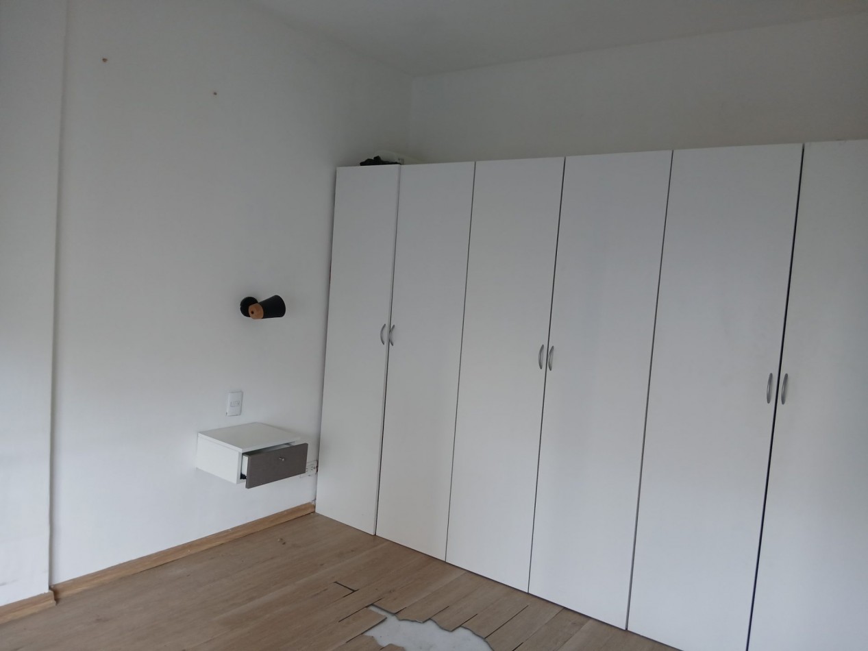 Venta departamento dos ambientes balcon al frente. Zona Aldrey.