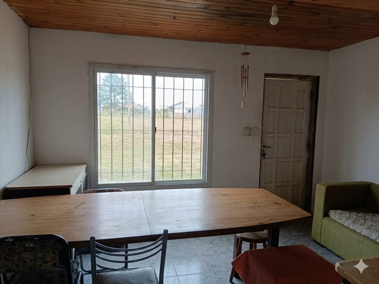 Venta casa de tres ambientes en San Eduardo del mar.