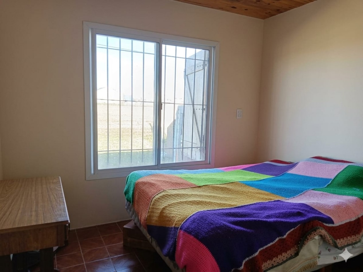 Venta casa de tres ambientes en San Eduardo del mar.