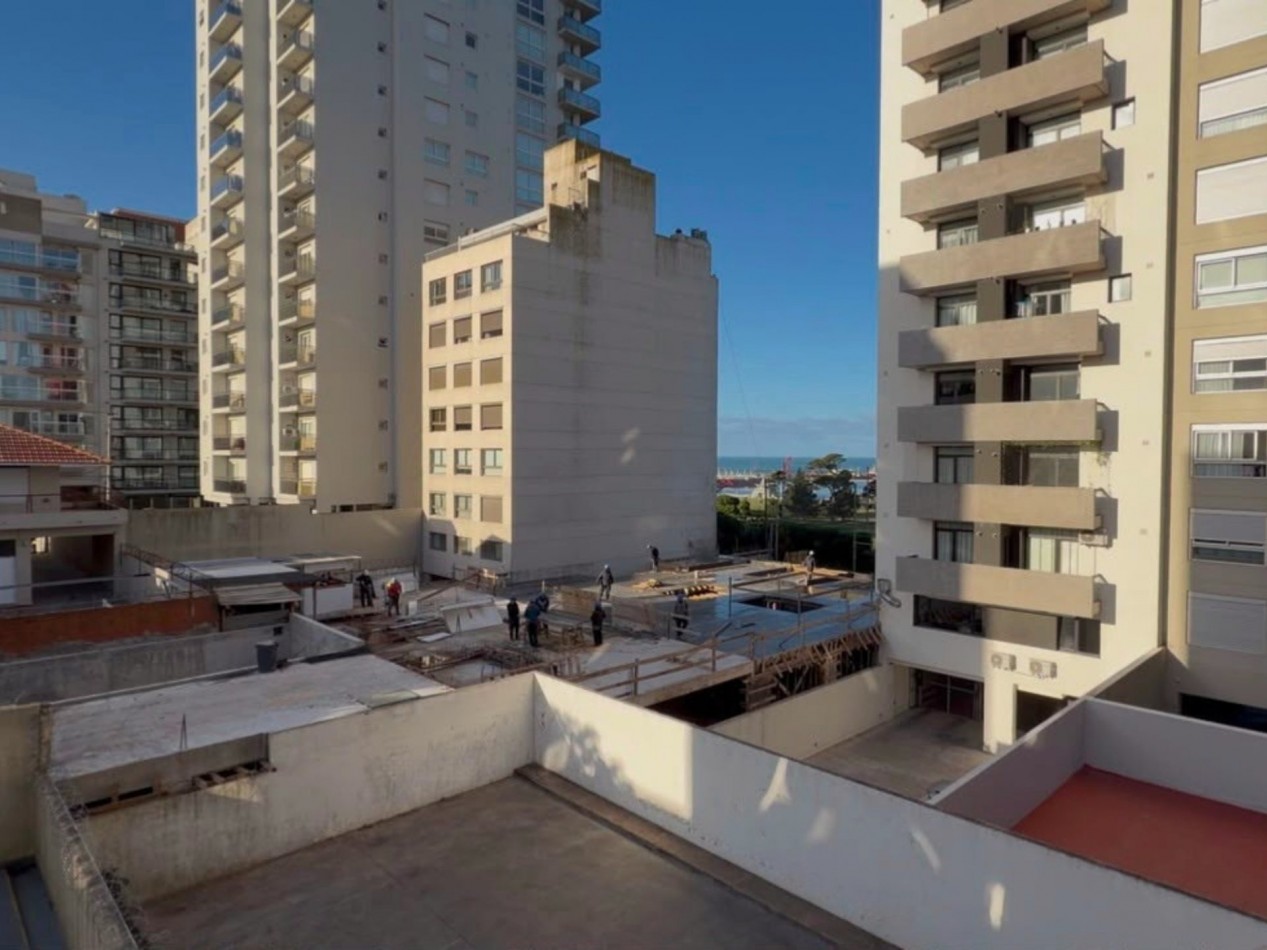 Departamento Semipiso de 2 amb con balcon y cochera zona alem