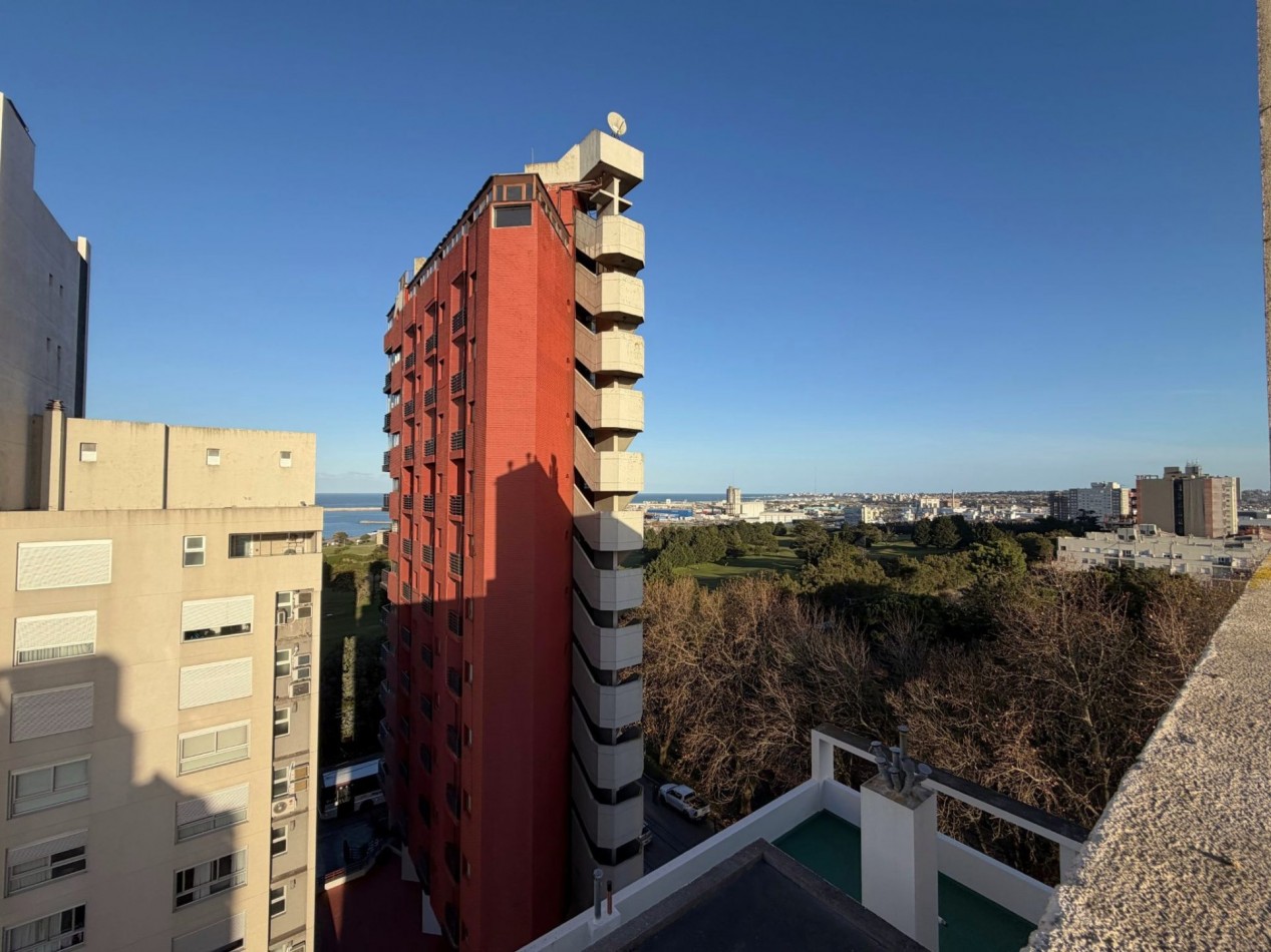 Departamento Semipiso de 2 amb con balcon y cochera zona alem