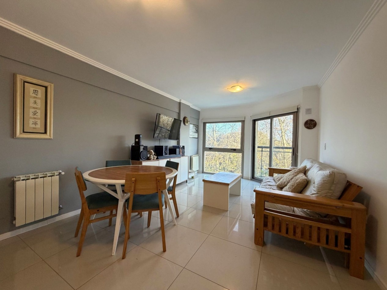 Departamento Semipiso de 2 amb con balcon y cochera zona alem