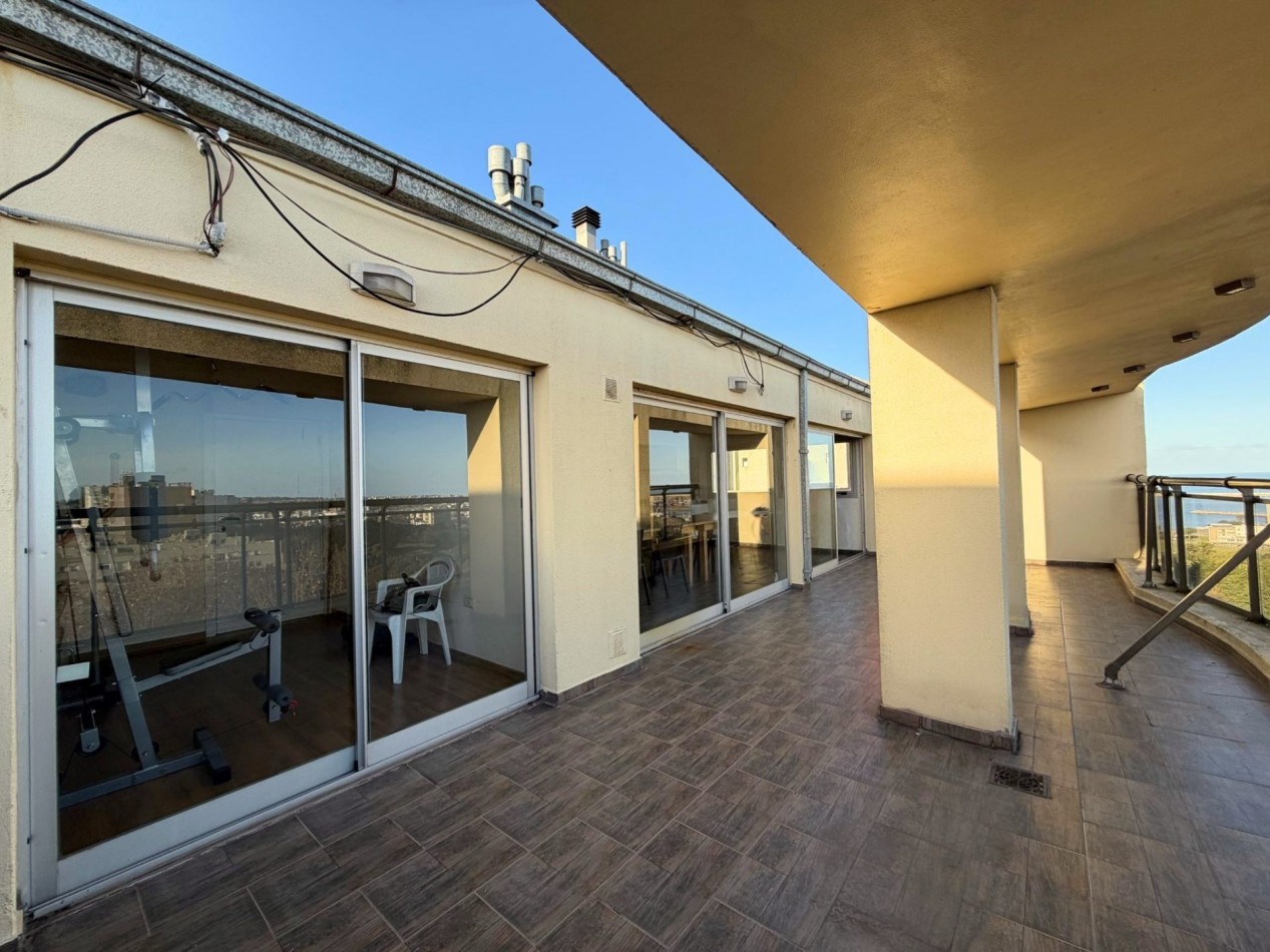 Departamento Semipiso de 2 amb con balcon y cochera zona alem