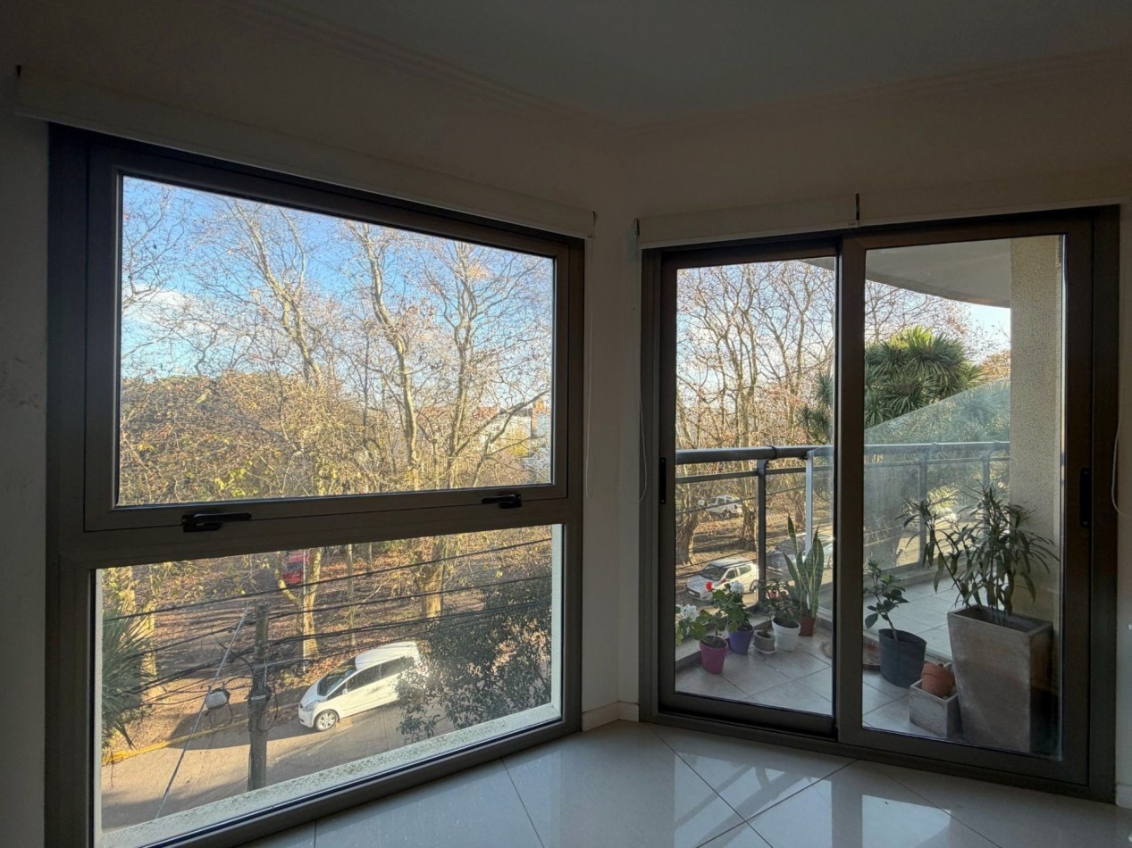 Departamento Semipiso de 2 amb con balcon y cochera zona alem