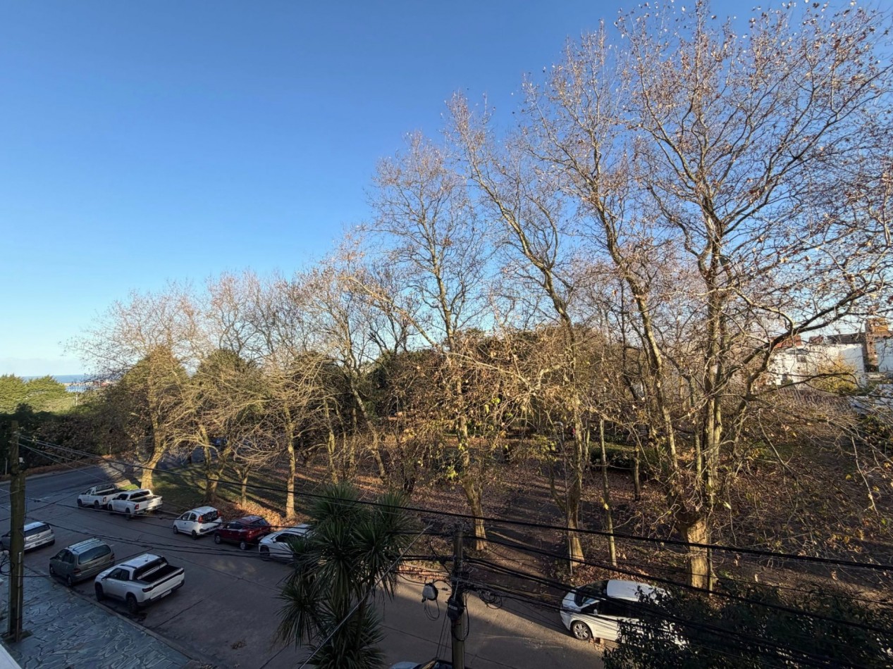 Departamento Semipiso de 2 amb con balcon y cochera zona alem