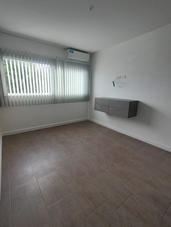 Depto 3 ambientes con cochera en villa primera