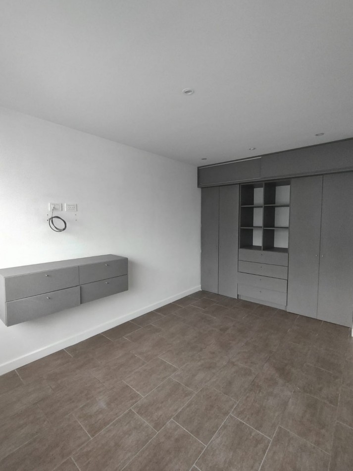 Depto 3 ambientes con cochera en villa primera