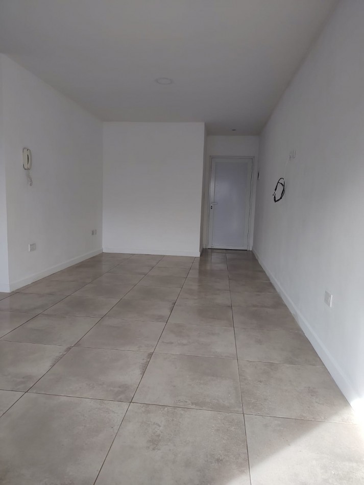 Depto 3 ambientes con cochera en villa primera