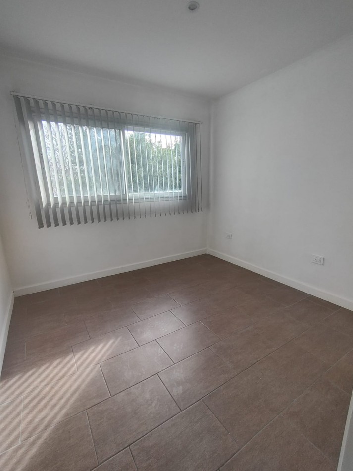 Depto 3 ambientes con cochera en villa primera
