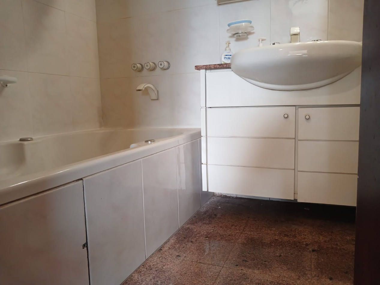 venta departamento 3 ambientes con dependencia, zona centro, excelente vista 