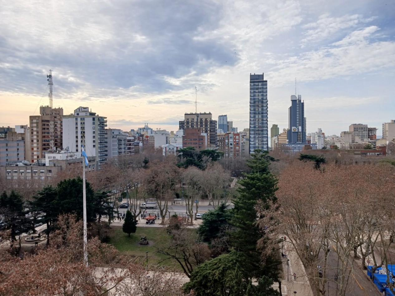 venta departamento 3 ambientes con dependencia, zona centro, excelente vista 