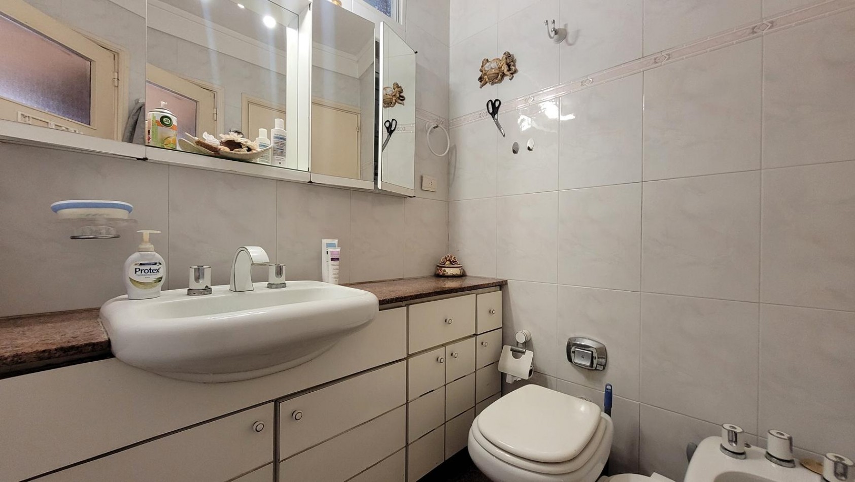 venta departamento 3 ambientes con dependencia, zona centro, excelente vista 