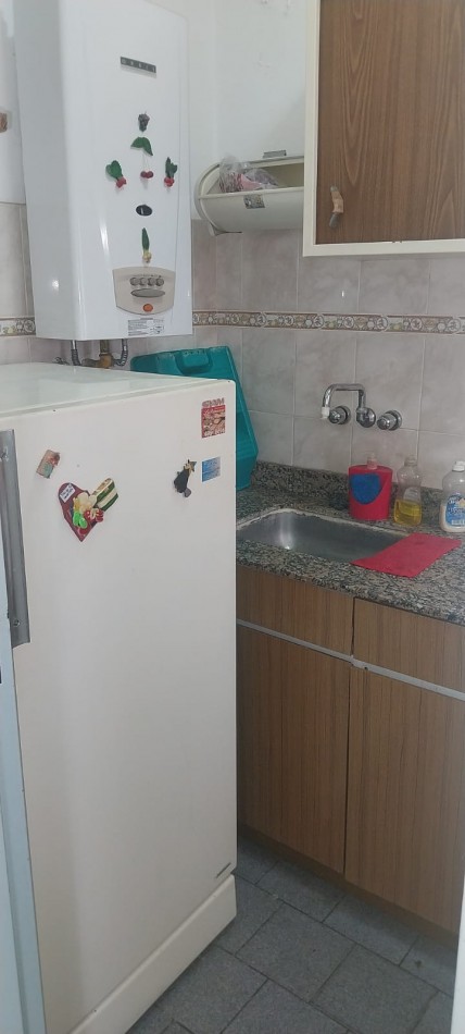 VENTA DEPARTAMENTO 2 AMBIENTES LATERAL CON BALCON Y VISTA A LA CIUDAD ZONA ALDREY 