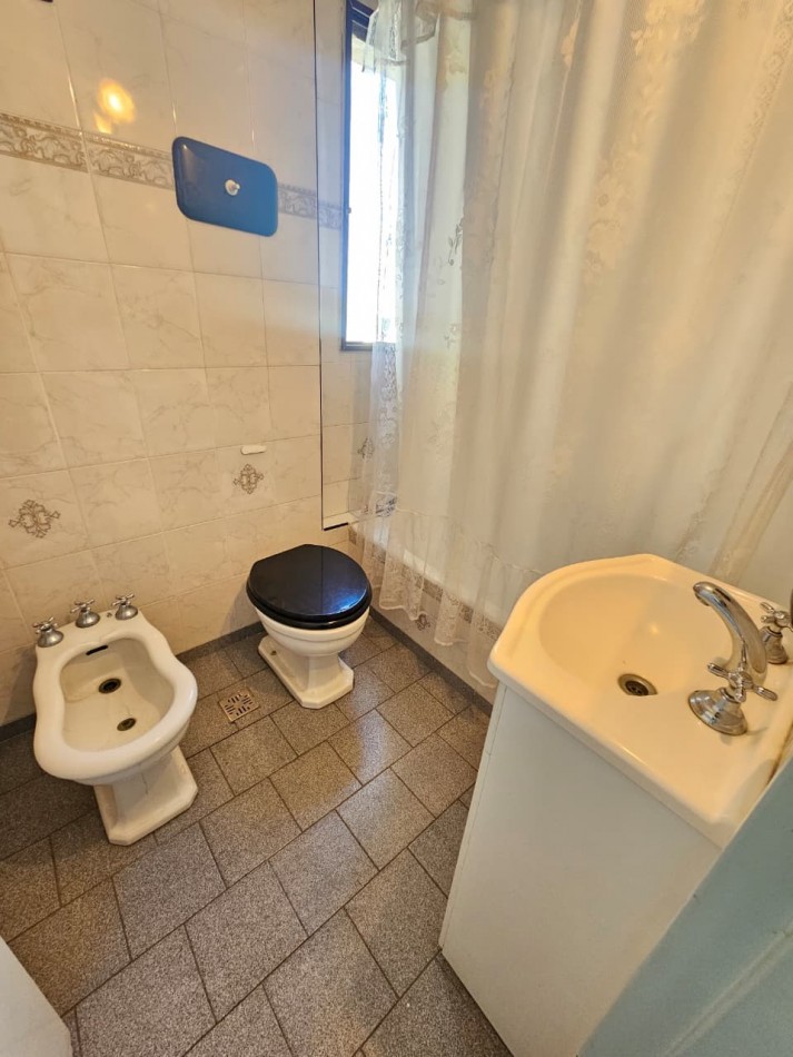 VENTA DEPARTAMENTO 2 AMBIENTES LATERAL CON BALCON Y VISTA A LA CIUDAD ZONA ALDREY 