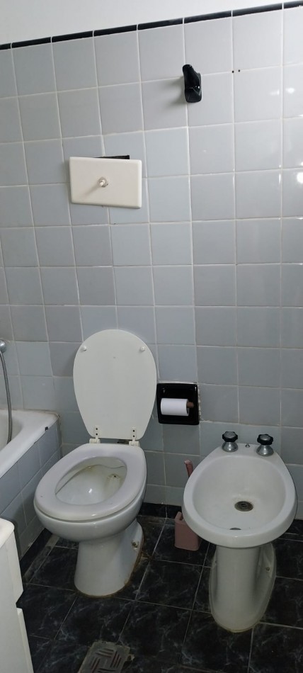 VENTA MONOAMBIENTE LATERAL DIVISIBLE A UNA CUADRA DEL MAR EN PARQUE LURO