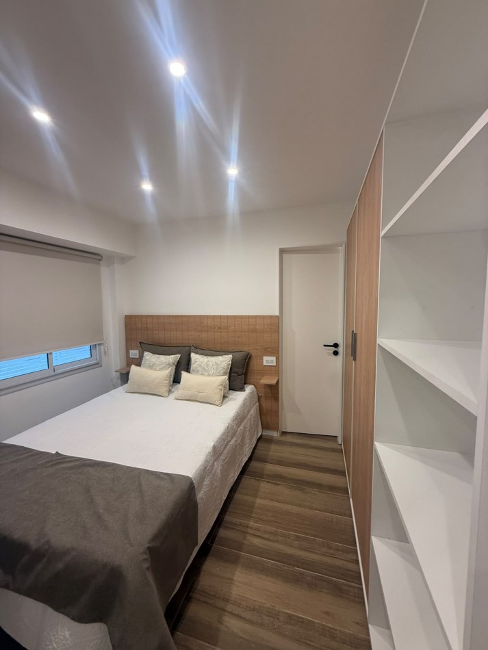 Venta departamento 3 ambientes reciclado y amoblado con balcon a la calle y espacio de cochera zona centro