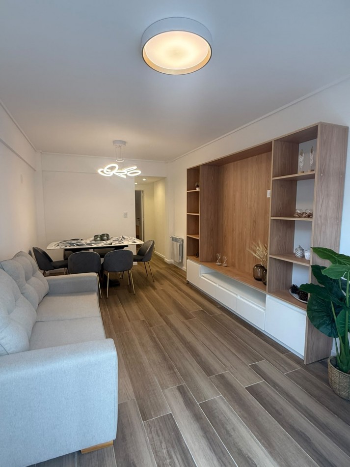 Venta departamento 3 ambientes reciclado y amoblado con balcon a la calle y espacio de cochera zona centro
