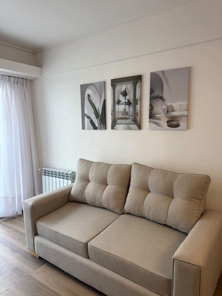 Venta departamento 3 ambientes reciclado y amoblado con balcon a la calle y espacio de cochera zona centro