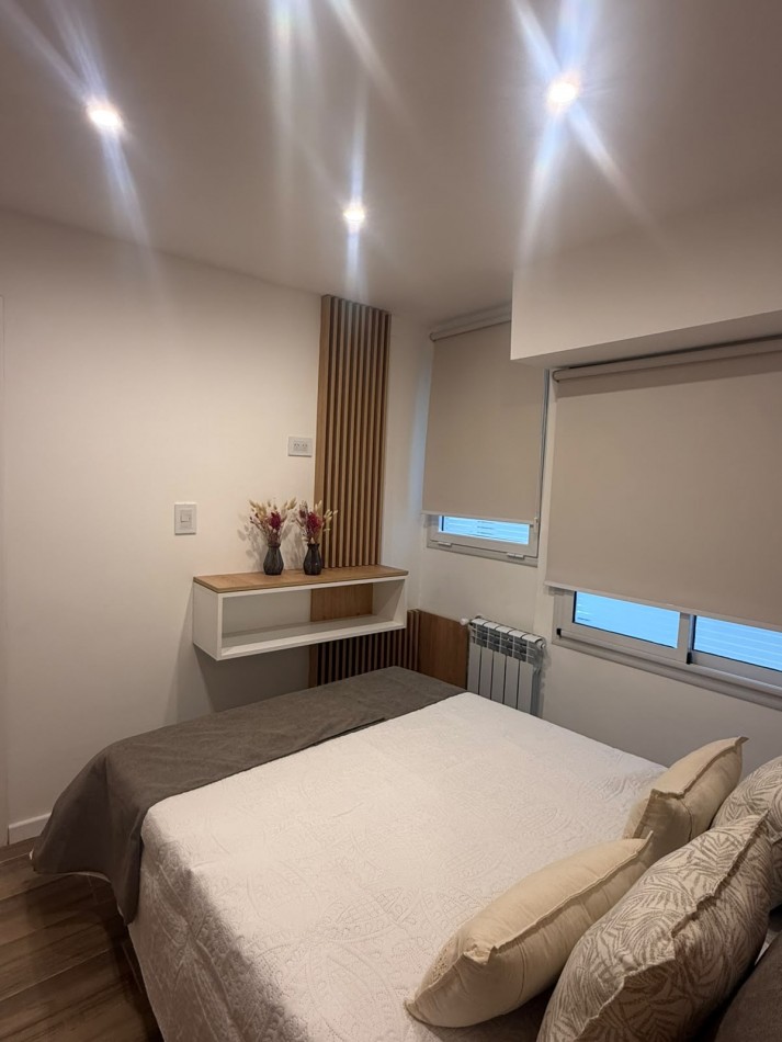 Venta departamento 3 ambientes reciclado y amoblado con balcon a la calle y espacio de cochera zona centro