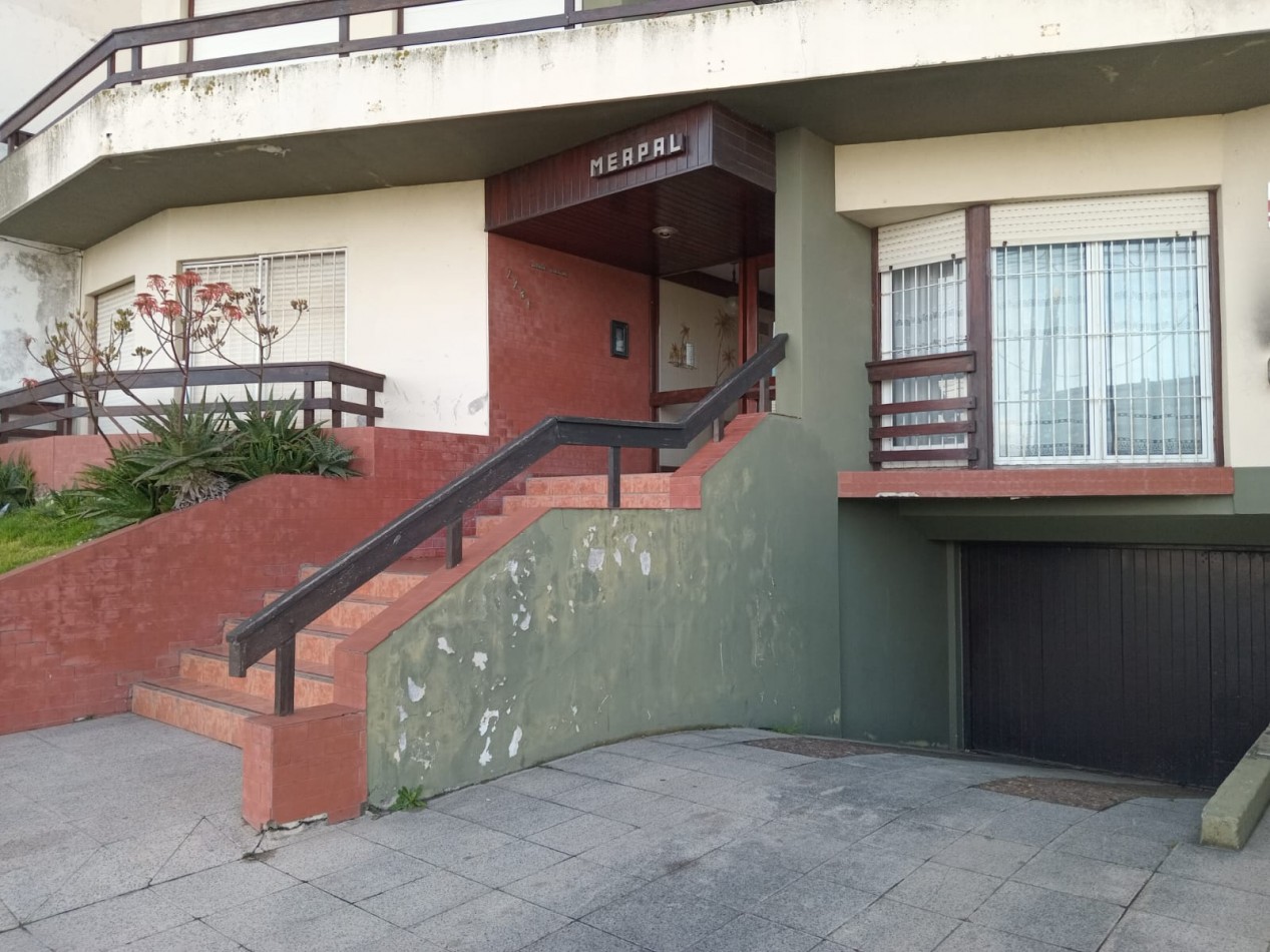 DEPARTAMENTO 3 AMBIENTES CON BALCON /COCHERA-FRENTE AL MAR- PUNTA MOGOTES