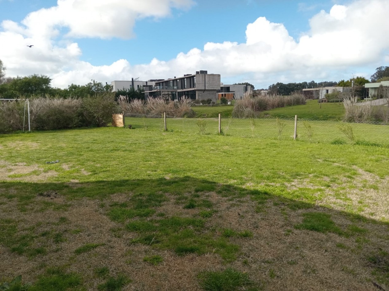 CASA 4 AMBIENTES CON PISCINA - BARRIO PRIVADO ARENAS DEL SUR