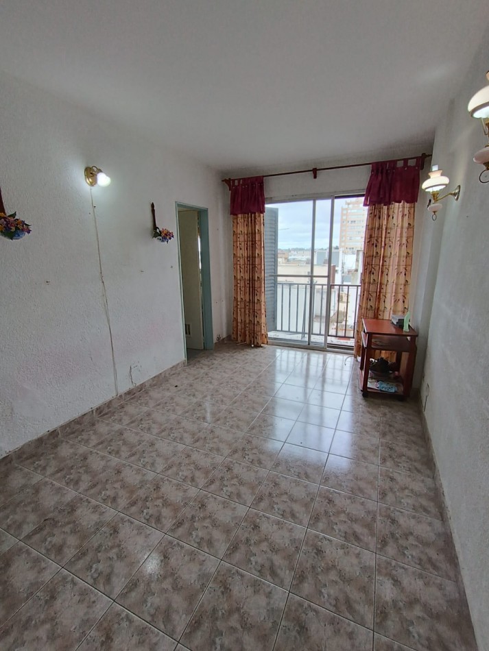 VENTA DEPARTAMENTO 2 AMBIENTES LATERAL CON BALCON Y VISTA A LA CIUDAD ZONA ALDREY 
