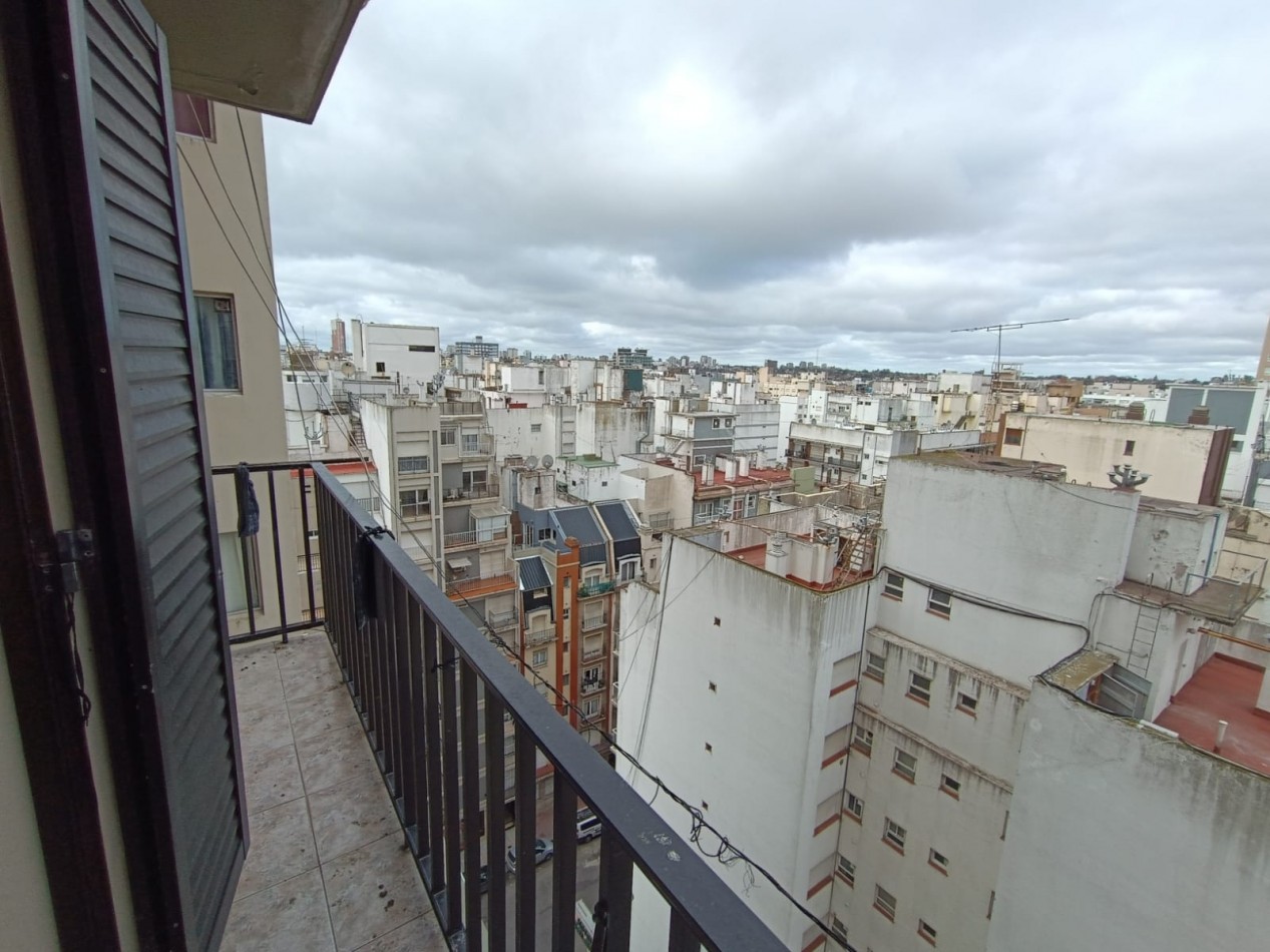 VENTA DEPARTAMENTO 2 AMBIENTES LATERAL CON BALCON Y VISTA A LA CIUDAD ZONA ALDREY 