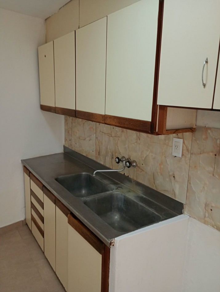 Venta casa 3 ambientes con garage y patio barrio las avenidas OPORTUNIDAD!