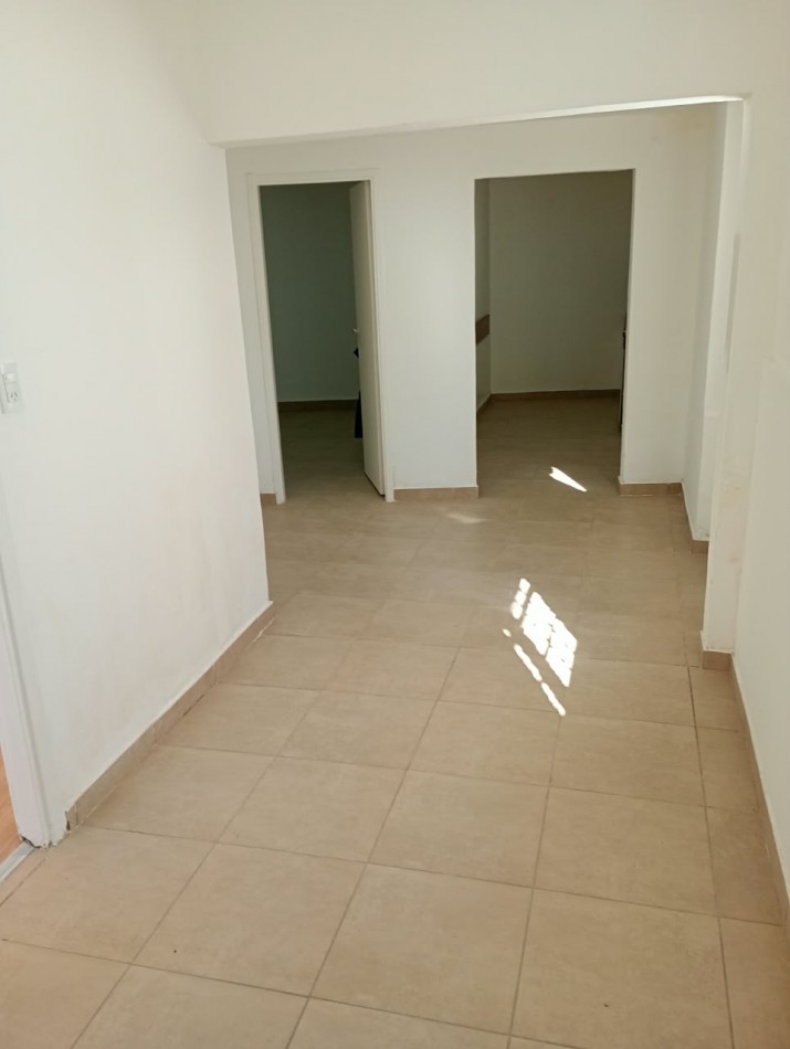 Venta casa 3 ambientes con garage y patio barrio las avenidas OPORTUNIDAD!