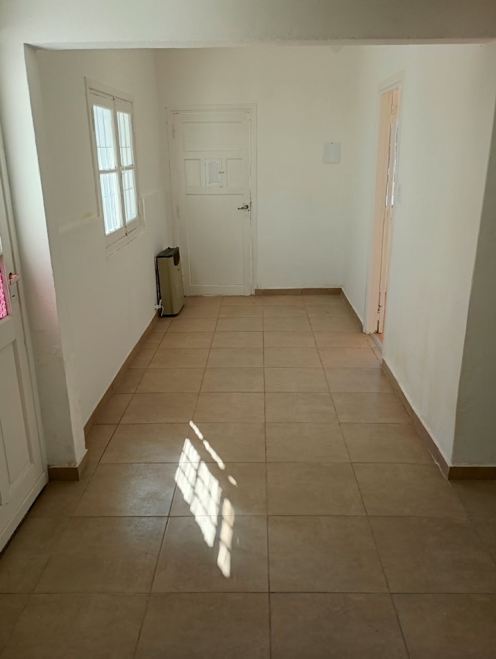 Venta casa 3 ambientes con garage y patio barrio las avenidas OPORTUNIDAD!