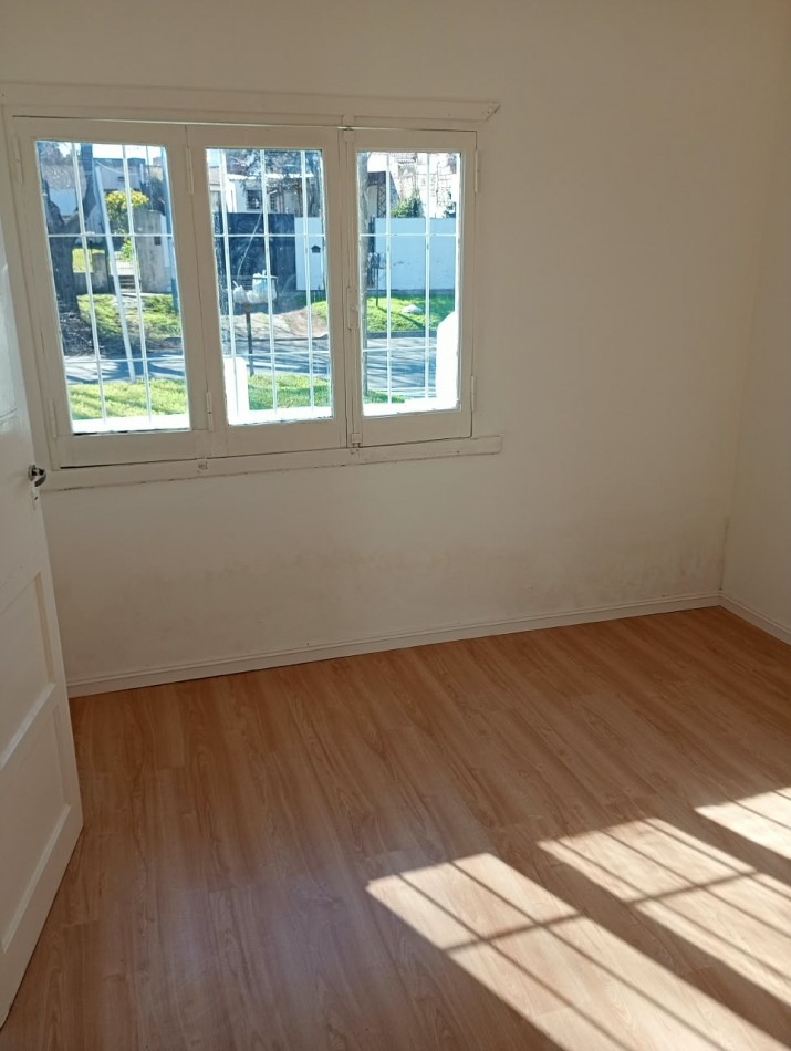 Venta casa 3 ambientes con garage y patio barrio las avenidas OPORTUNIDAD!