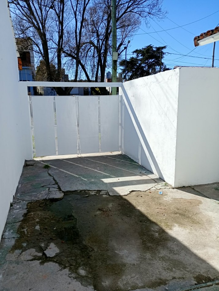 Venta casa 3 ambientes con garage y patio barrio las avenidas OPORTUNIDAD!